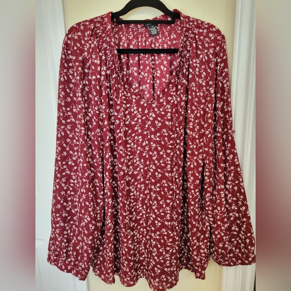 Justify Tops - Justify Spilt Pleated Tie Neck Blouse Plus Size 3X Burgundy and White Fl…